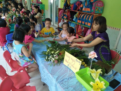 HỘI THI CẮM HOA MỪNG 8/3/2019