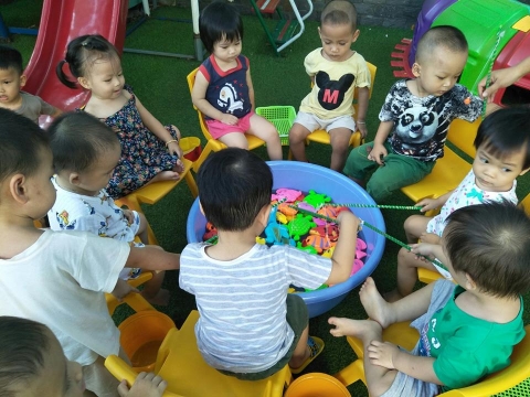 HOẠT ĐỘNG VUI CHƠI NGOÀI TRỜI CỦA BÉ