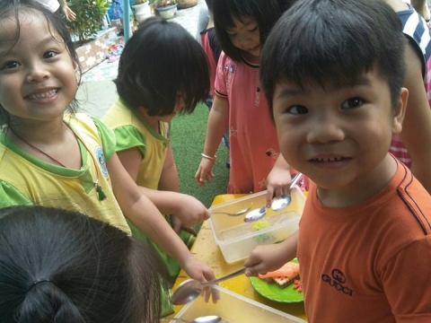 HOẠT ĐỘNG VUI CHƠI NGOÀI TRỜI CỦA BÉ