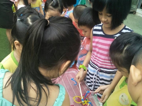 HOẠT ĐỘNG VUI CHƠI NGOÀI TRỜI CỦA BÉ