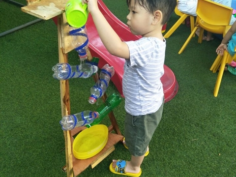 HOẠT ĐỘNG VUI CHƠI NGOÀI TRỜI CỦA BÉ