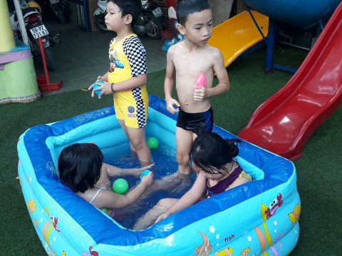 MÙA HÈ CỦA CÁC BẠN KHỐI LÁ