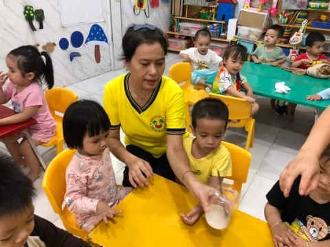 Tiết Học lớp mầm 2: hạt gạo nhảy múa