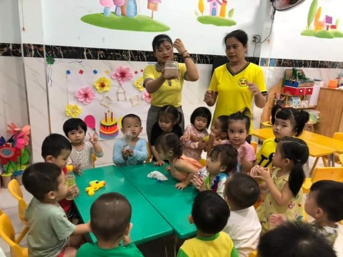Tiết Học lớp mầm 2: hạt gạo nhảy múa