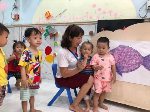 Lớp Mầm 1: quan sát con Cá