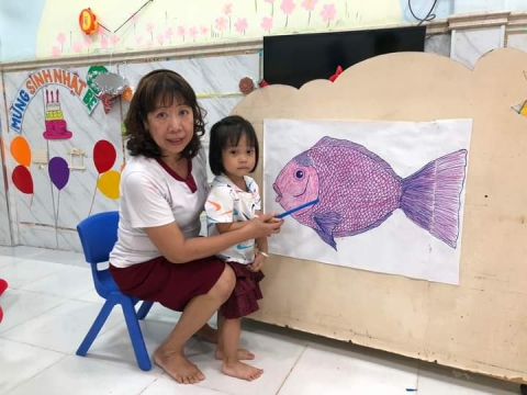 Lớp Mầm 1: quan sát con Cá