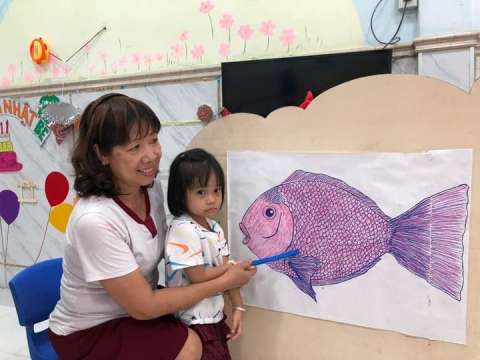Lớp Mầm 1: quan sát con Cá