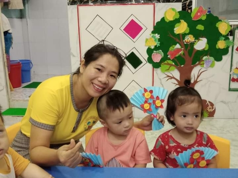 Bé mừng ngày phụ nữ Việt Nam 20/10