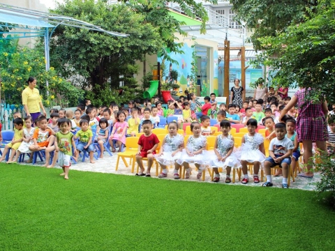 HỘI THI CẮM HOA MỪNG 8/3/2019