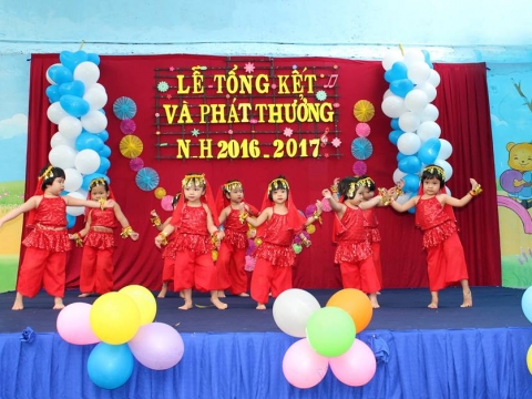 HỘI THI CẮM HOA MỪNG 8/3/2019