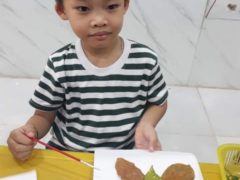 BÉ SÁNG TẠO VỚI LÁ CÂY