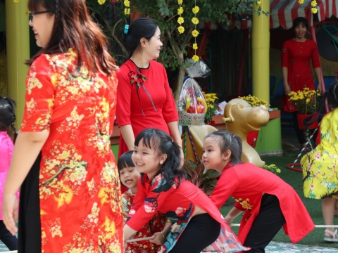 BÉ  VUI XUÂN CANH TÝ 2020